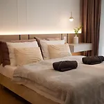 Marina Iv - Super Widok Na Jezioro, 10 M Do Wody, Taras I Balkon, Winda, Klima, Garaz Оструда