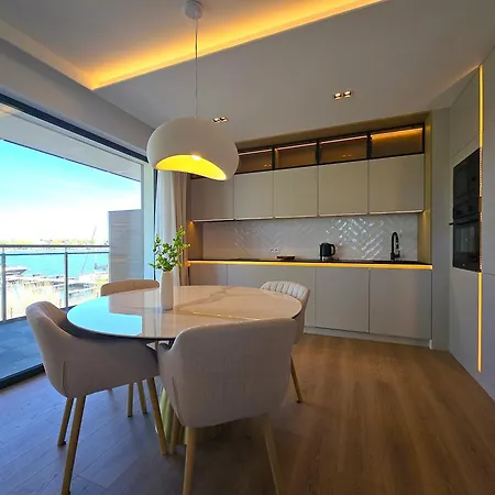 Marina Iv - Super Widok Na Jezioro, 10 M Do Wody, Taras I Balkon, Winda, Klima, Garaz