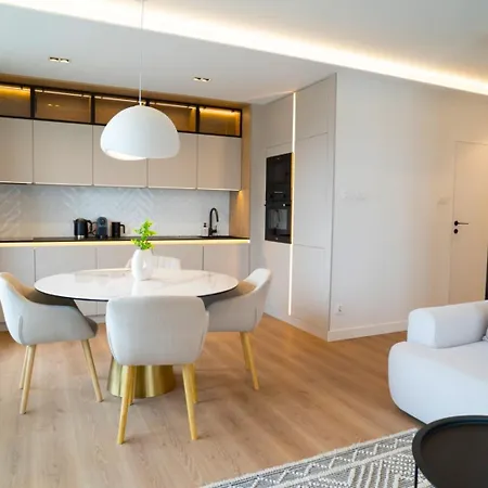 Apartamento Marina Iv - Super Widok Na Jezioro, 10 M Do Wody, Taras I Balkon, Winda, Klima, Garaż *